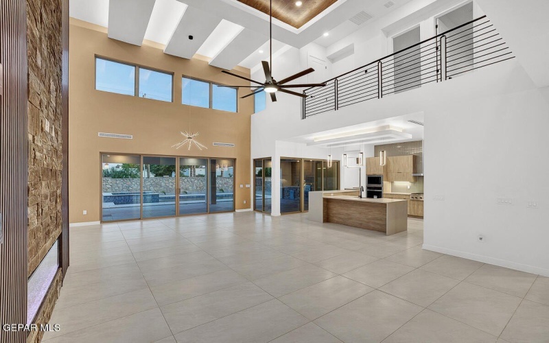 820 W Gate, El Paso, TX 79932, 4 Habitaciones Habitaciones , ,7 BañosBaños,Residential,En Venta,820 W Gate,923369