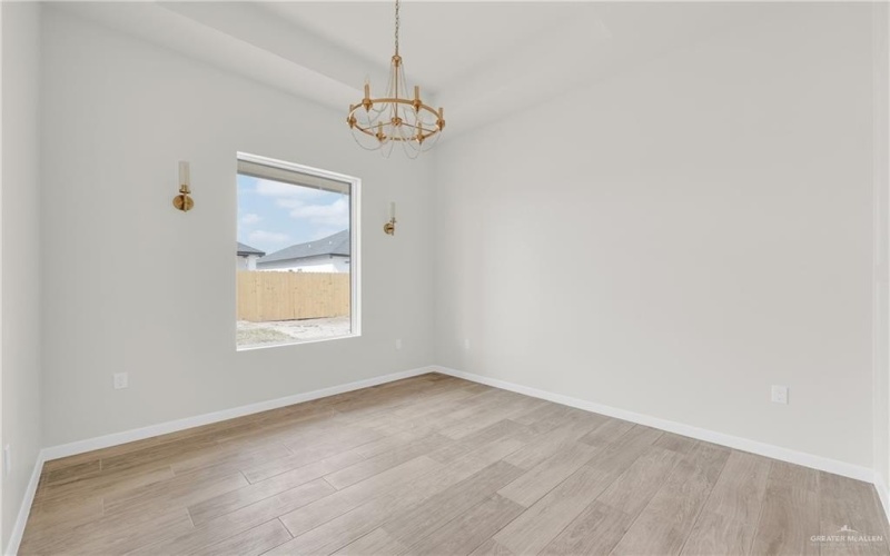 8015 N 48th Lane, McAllen, TX 78504, 4 Habitaciones Habitaciones , ,3 BañosBaños,Residential,En Venta,8015 N 48th Lane,472414