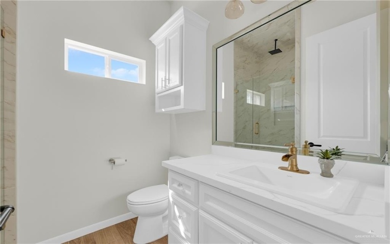 8015 N 48th Lane, McAllen, TX 78504, 4 Habitaciones Habitaciones , ,3 BañosBaños,Residential,En Venta,8015 N 48th Lane,472414