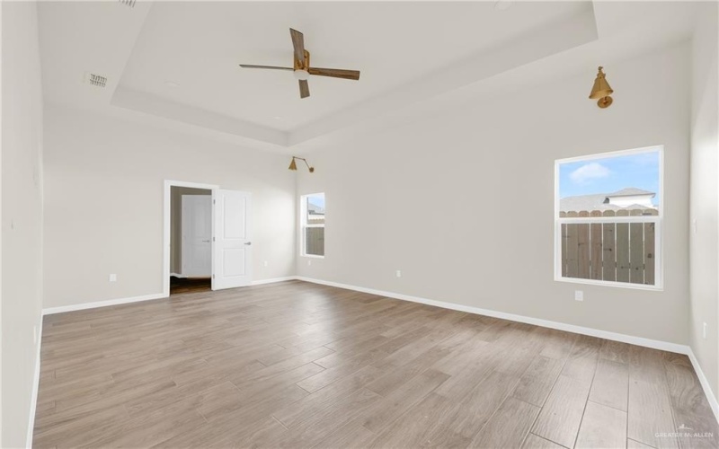 8015 N 48th Lane, McAllen, TX 78504, 4 Habitaciones Habitaciones , ,3 BañosBaños,Residential,En Venta,8015 N 48th Lane,472414
