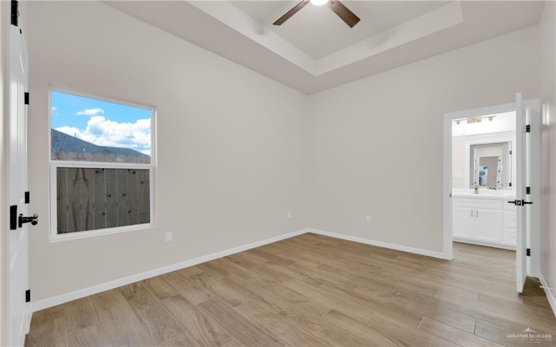 8015 N 48th Lane, McAllen, TX 78504, 4 Habitaciones Habitaciones , ,3 BañosBaños,Residential,En Venta,8015 N 48th Lane,472414
