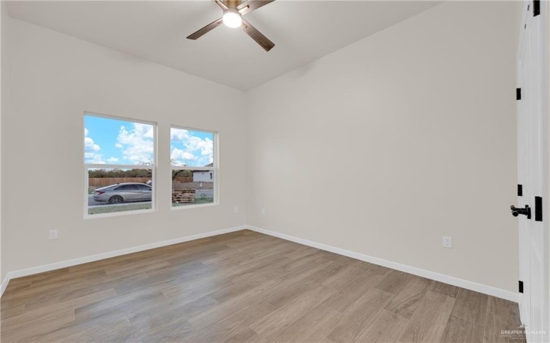 8015 N 48th Lane, McAllen, TX 78504, 4 Habitaciones Habitaciones , ,3 BañosBaños,Residential,En Venta,8015 N 48th Lane,472414