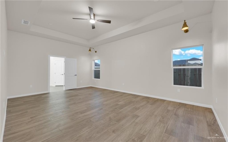 8015 N 48th Lane, McAllen, TX 78504, 4 Habitaciones Habitaciones , ,3 BañosBaños,Residential,En Venta,8015 N 48th Lane,472414