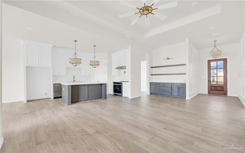 8015 N 48th Lane, McAllen, TX 78504, 4 Habitaciones Habitaciones , ,3 BañosBaños,Residential,En Venta,8015 N 48th Lane,472414