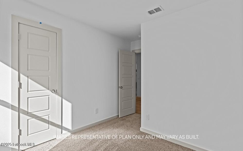 426 14th Street, Wolfforth, TX 79382, 4 Habitaciones Habitaciones , ,2 BañosBaños,Residential,En Venta,426 14th Street,202555451