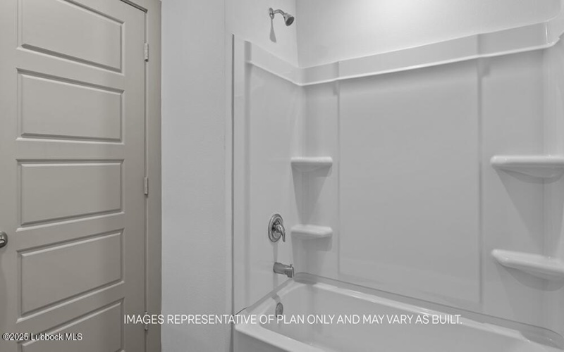 426 14th Street, Wolfforth, TX 79382, 4 Habitaciones Habitaciones , ,2 BañosBaños,Residential,En Venta,426 14th Street,202555451