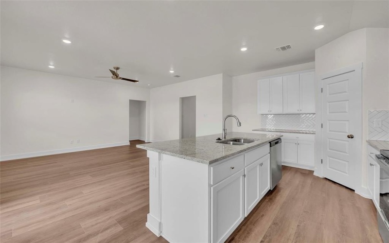 11417 Patera Street, Lorena, TX 76655, 3 Bedrooms Bedrooms, ,2 BathroomsBathrooms,Residential,For Sale,11417 Patera Street,20922168