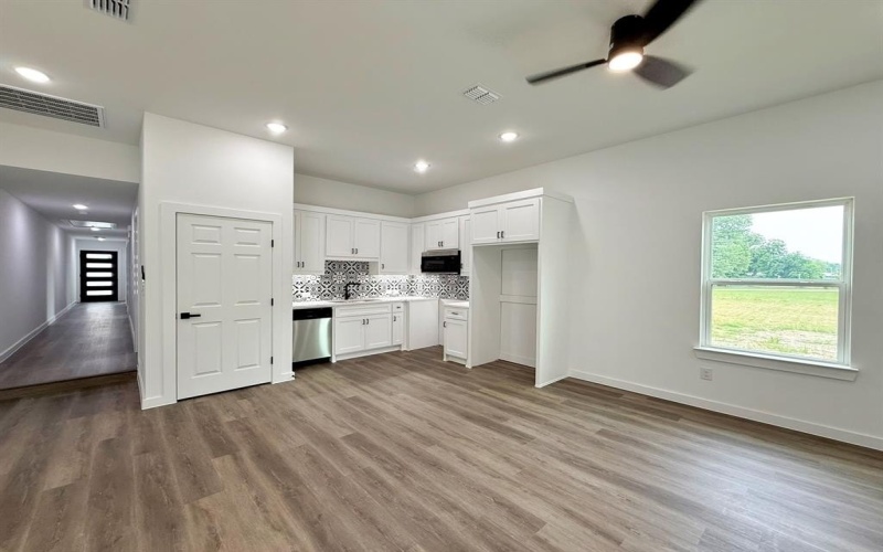 1315 Oneal Street, Commerce, TX 75428, 6 Bedrooms Bedrooms, ,5 BathroomsBathrooms,Residential Multi Family,For Sale,1315 Oneal Street,20949530