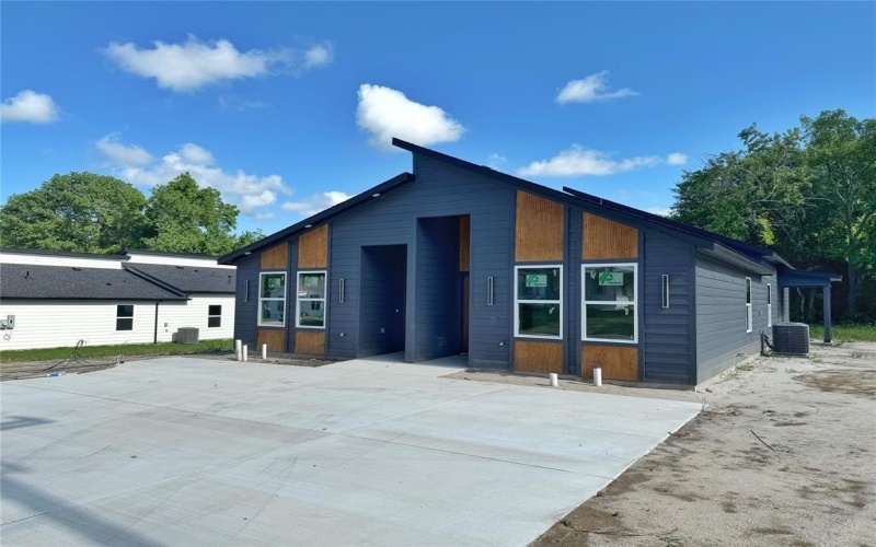 1315 Oneal Street, Commerce, TX 75428, 6 Bedrooms Bedrooms, ,5 BathroomsBathrooms,Residential Multi Family,For Sale,1315 Oneal Street,20949530