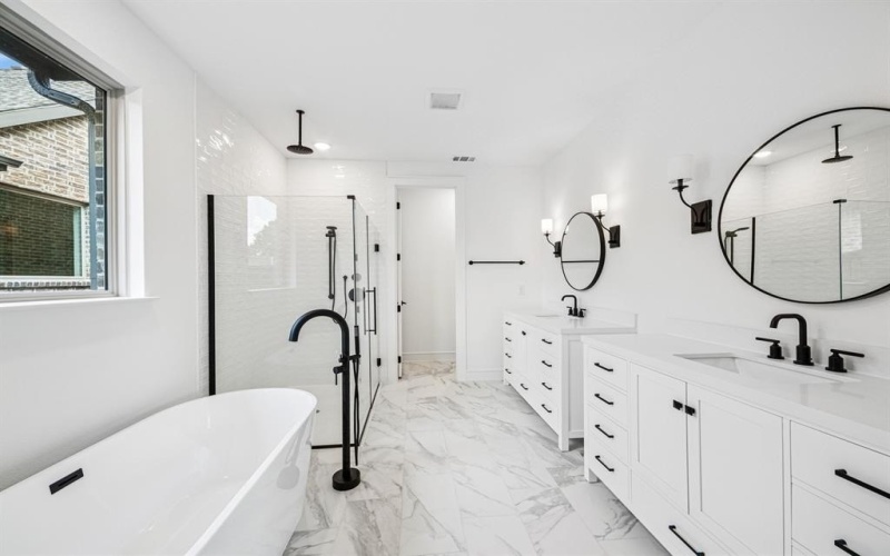 5664 Taylor Trail, Arlington, TX 76017, 5 Bedrooms Bedrooms, ,5 BathroomsBathrooms,Residential,For Sale,5664 Taylor Trail,0,20949716