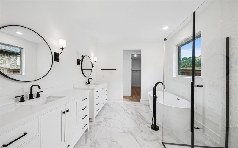 5664 Taylor Trail, Arlington, TX 76017, 5 Bedrooms Bedrooms, ,5 BathroomsBathrooms,Residential,For Sale,5664 Taylor Trail,0,20949716