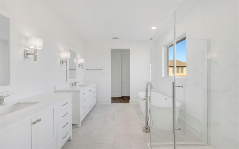 5652 Taylor Trail, Arlington, TX 76017, 5 Bedrooms Bedrooms, ,5 BathroomsBathrooms,Residential,For Sale,5652 Taylor Trail,0,20949939