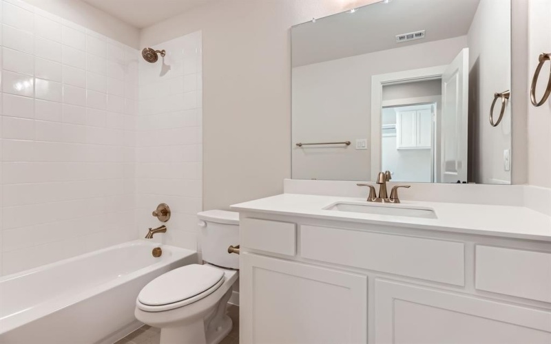 3525 Enchantress Drive, Lewisville, TX 75056, 3 Bedrooms Bedrooms, ,2 BathroomsBathrooms,Residential,For Sale,3525 Enchantress Drive,20950178