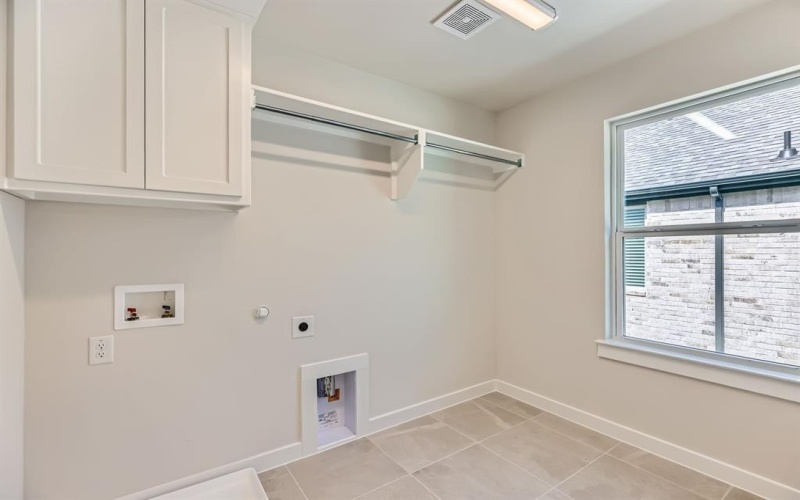 3525 Enchantress Drive, Lewisville, TX 75056, 3 Bedrooms Bedrooms, ,2 BathroomsBathrooms,Residential,For Sale,3525 Enchantress Drive,20950178