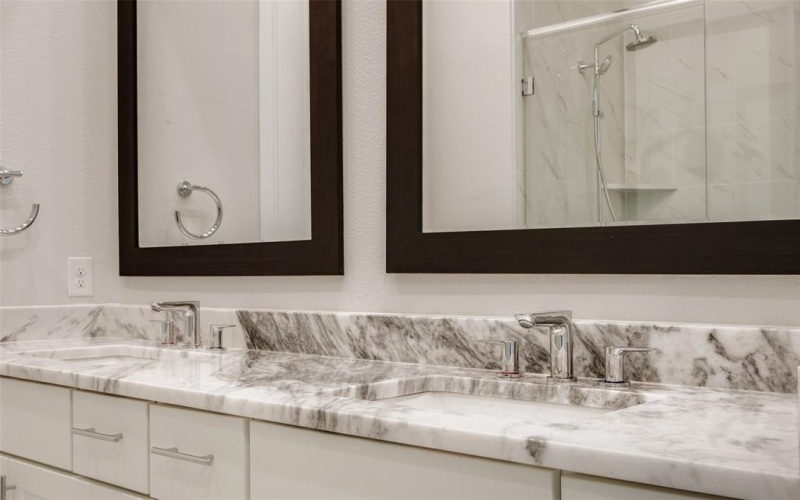 4651 New Water Lane, Dallas, TX 75219, 2 Bedrooms Bedrooms, ,2 BathroomsBathrooms,Residential,For Sale,4651 New Water Lane,20949322