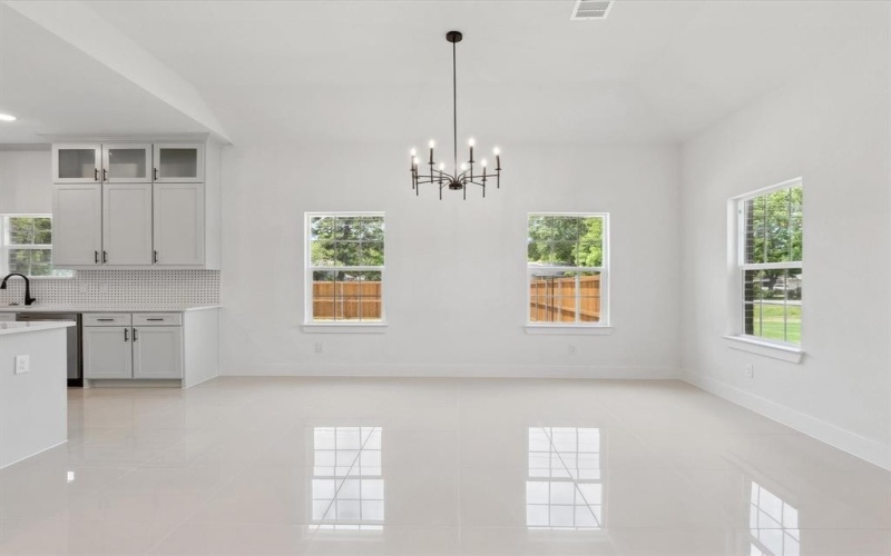 9608 Labett Street, Dallas, TX 75217, 4 Bedrooms Bedrooms, ,2 BathroomsBathrooms,Residential,For Sale,9608 Labett Street,20947350
