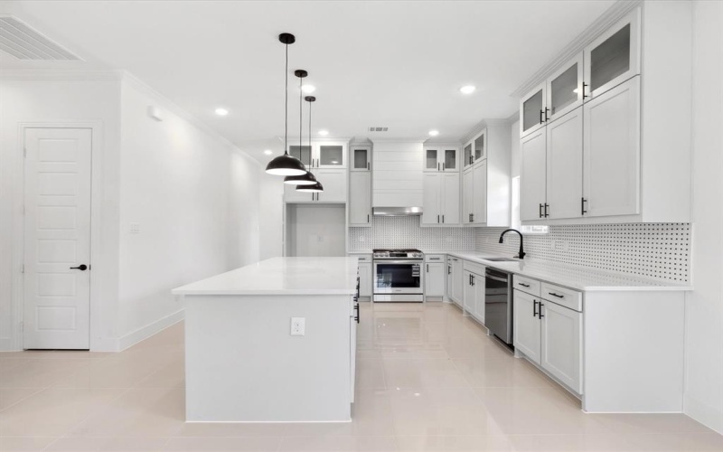 9608 Labett Street, Dallas, TX 75217, 4 Bedrooms Bedrooms, ,2 BathroomsBathrooms,Residential,For Sale,9608 Labett Street,20947350
