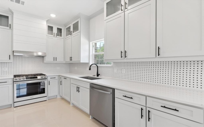 9608 Labett Street, Dallas, TX 75217, 4 Bedrooms Bedrooms, ,2 BathroomsBathrooms,Residential,For Sale,9608 Labett Street,20947350