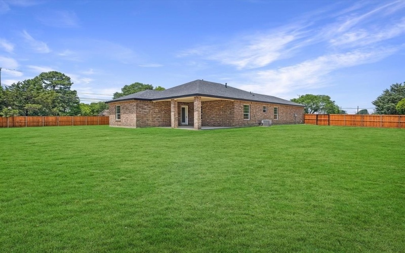 9608 Labett Street, Dallas, TX 75217, 4 Bedrooms Bedrooms, ,2 BathroomsBathrooms,Residential,For Sale,9608 Labett Street,20947350