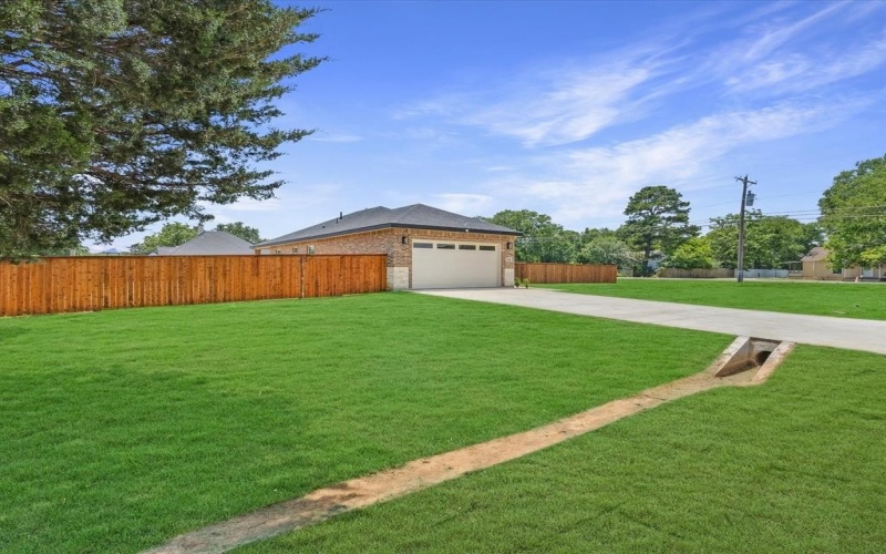 9608 Labett Street, Dallas, TX 75217, 4 Bedrooms Bedrooms, ,2 BathroomsBathrooms,Residential,For Sale,9608 Labett Street,20947350