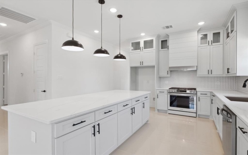 9608 Labett Street, Dallas, TX 75217, 4 Bedrooms Bedrooms, ,2 BathroomsBathrooms,Residential,For Sale,9608 Labett Street,20947350