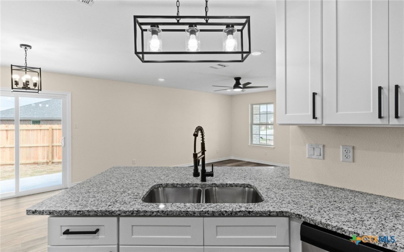 5224 Rose Garden Loop, Killeen, TX 76542, 3 Habitaciones Habitaciones , ,2 BañosBaños,Residential,En Venta,5224 Rose Garden Loop,581370