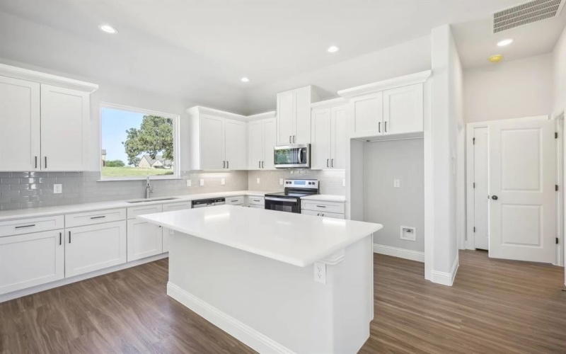 1005 Springfield Drive, Springtown, TX 76082, 3 Bedrooms Bedrooms, ,2 BathroomsBathrooms,Residential,For Sale,1005 Springfield Drive,20947830