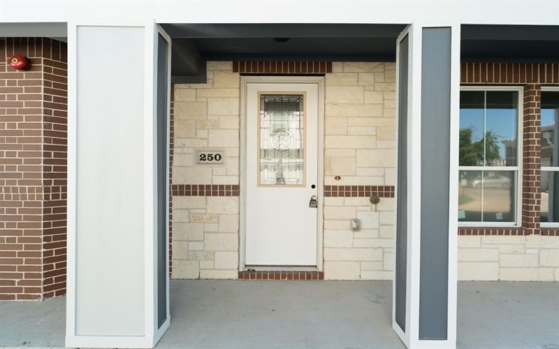 250 Harris Street, Lewisville, TX 75057, 3 Habitaciones Habitaciones , ,3 BañosBaños,Residential,En Venta,250 Harris Street,20930633