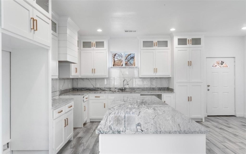 2211 E Ann Arbor Avenue, Dallas, TX 75216, 4 Habitaciones Habitaciones , ,3 BañosBaños,Residential,En Venta,2211 E Ann Arbor Avenue,20950949