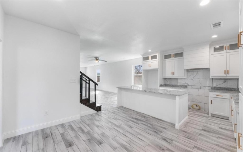 2211 E Ann Arbor Avenue, Dallas, TX 75216, 4 Habitaciones Habitaciones , ,3 BañosBaños,Residential,En Venta,2211 E Ann Arbor Avenue,20950949