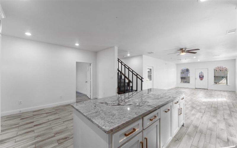 2211 E Ann Arbor Avenue, Dallas, TX 75216, 4 Habitaciones Habitaciones , ,3 BañosBaños,Residential,En Venta,2211 E Ann Arbor Avenue,20950949