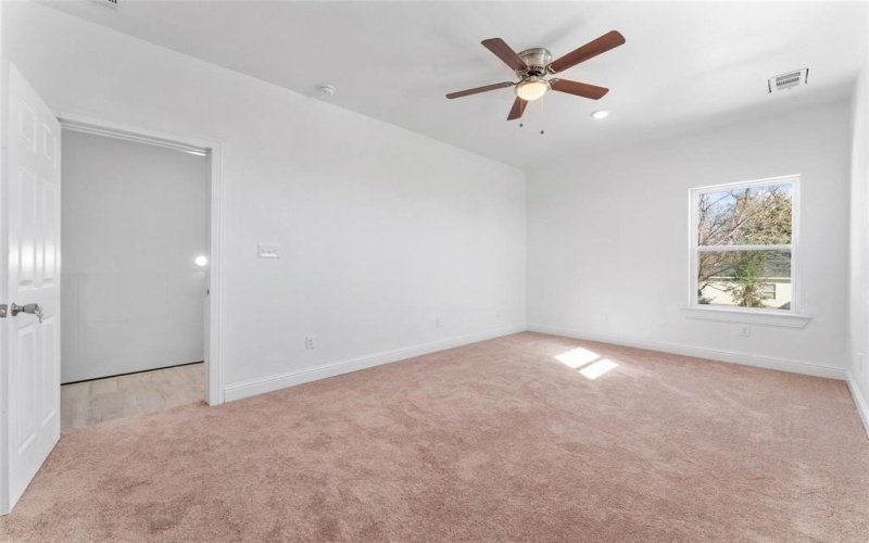 2211 E Ann Arbor Avenue, Dallas, TX 75216, 4 Habitaciones Habitaciones , ,3 BañosBaños,Residential,En Venta,2211 E Ann Arbor Avenue,20950949