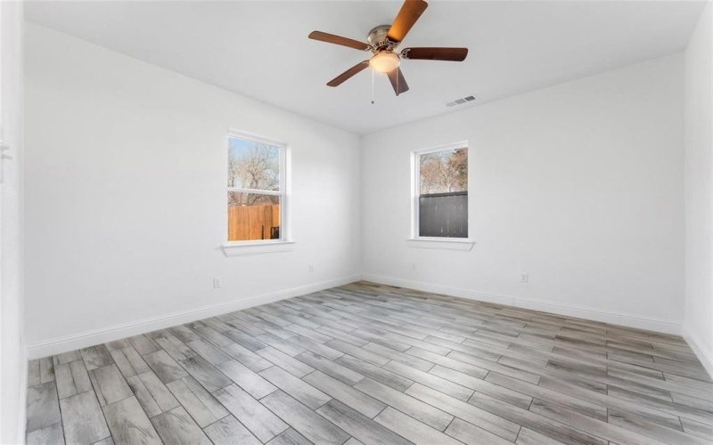 2211 E Ann Arbor Avenue, Dallas, TX 75216, 4 Habitaciones Habitaciones , ,3 BañosBaños,Residential,En Venta,2211 E Ann Arbor Avenue,20950949