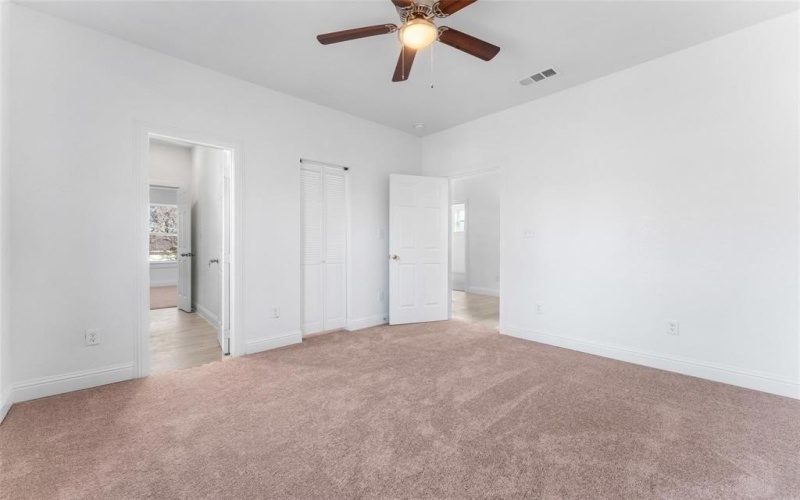 2211 E Ann Arbor Avenue, Dallas, TX 75216, 4 Habitaciones Habitaciones , ,3 BañosBaños,Residential,En Venta,2211 E Ann Arbor Avenue,20950949