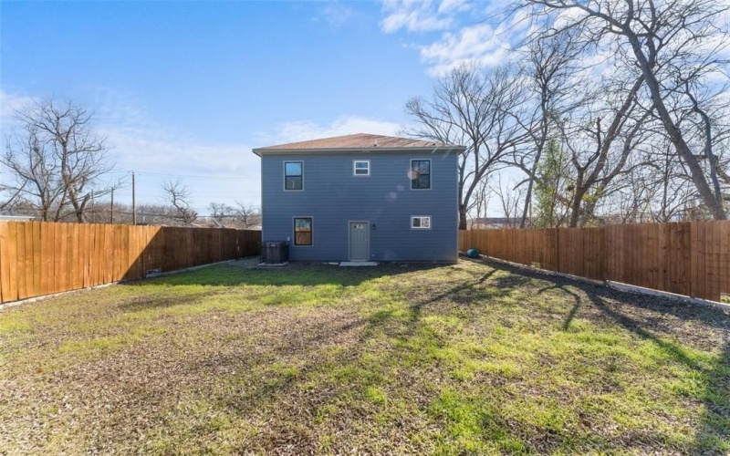 2211 E Ann Arbor Avenue, Dallas, TX 75216, 4 Habitaciones Habitaciones , ,3 BañosBaños,Residential,En Venta,2211 E Ann Arbor Avenue,20950949