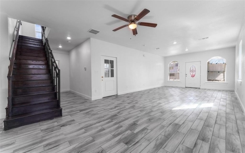 2211 E Ann Arbor Avenue, Dallas, TX 75216, 4 Habitaciones Habitaciones , ,3 BañosBaños,Residential,En Venta,2211 E Ann Arbor Avenue,20950949