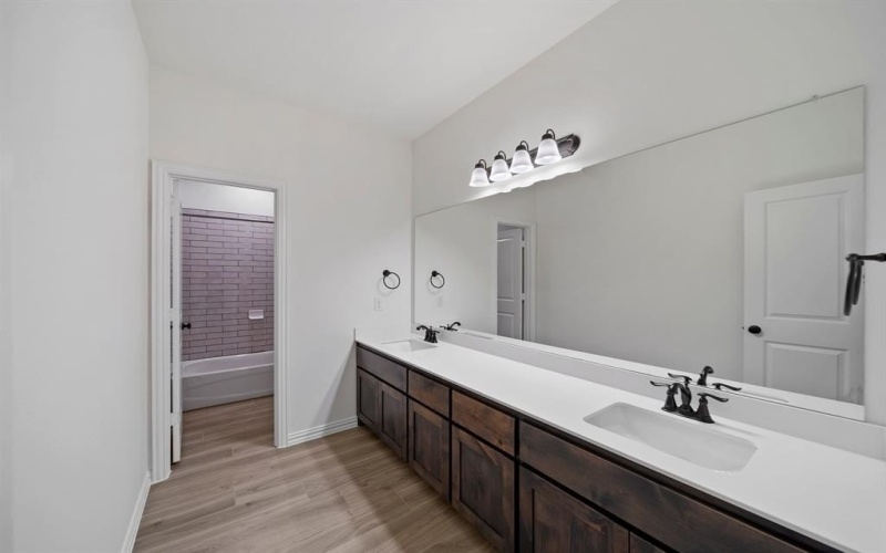 411 Solo Ridge Drive, Waxahachie, TX 75167, 4 Bedrooms Bedrooms, ,2 BathroomsBathrooms,Residential,For Sale,411 Solo Ridge Drive,20949886