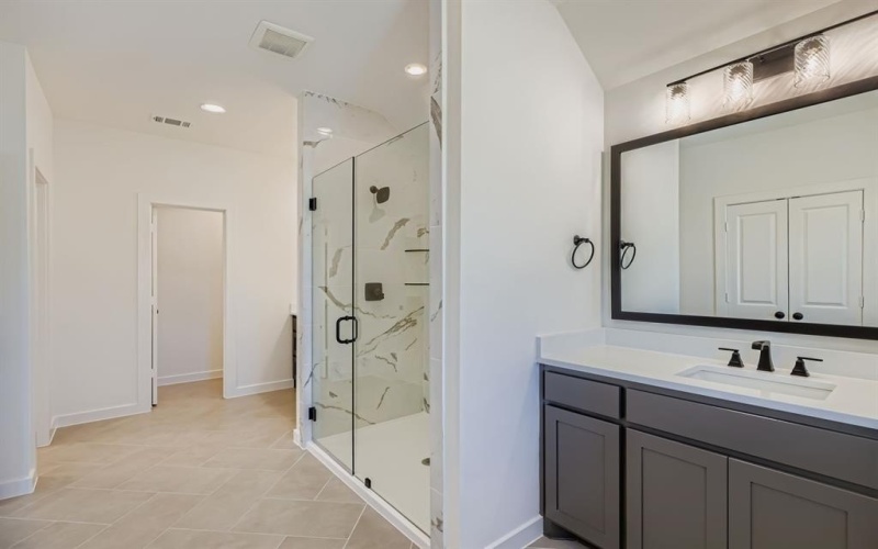 3524 Chivalry Drive, Lewisville, TX 75056, 3 Habitaciones Habitaciones , ,1 BañoBaños,Residential,En Venta,3524 Chivalry Drive,0,20951190