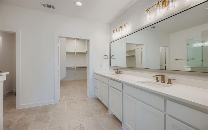 620 Sir Christopher Street, Lewisville, TX 75056, 3 Habitaciones Habitaciones , ,1 BañoBaños,Residential,En Venta,620 Sir Christopher Street,0,20951256