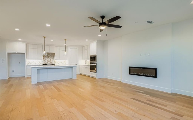 620 Sir Christopher Street, Lewisville, TX 75056, 3 Habitaciones Habitaciones , ,1 BañoBaños,Residential,En Venta,620 Sir Christopher Street,0,20951256