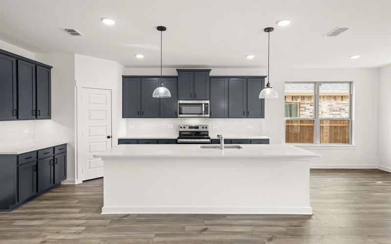 405 Rivers Edge Drive, Waxahachie, TX 75167, 6 Bedrooms Bedrooms, ,5 BathroomsBathrooms,Residential,For Sale,405 Rivers Edge Drive,20951385