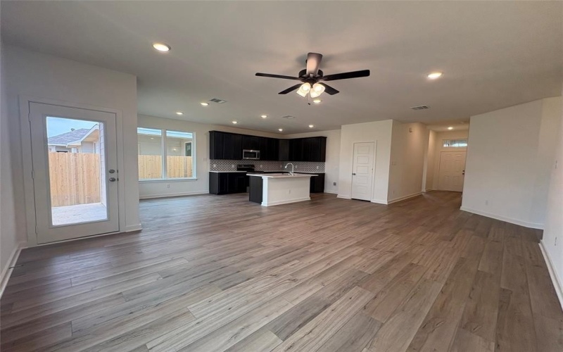 4049 Rimfire Road, Waco, TX 76705, 4 Habitaciones Habitaciones , ,2 BañosBaños,Residential,En Venta,4049 Rimfire Road,20950276