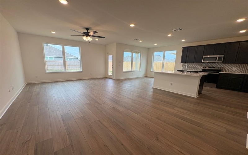 4049 Rimfire Road, Waco, TX 76705, 4 Habitaciones Habitaciones , ,2 BañosBaños,Residential,En Venta,4049 Rimfire Road,20950276