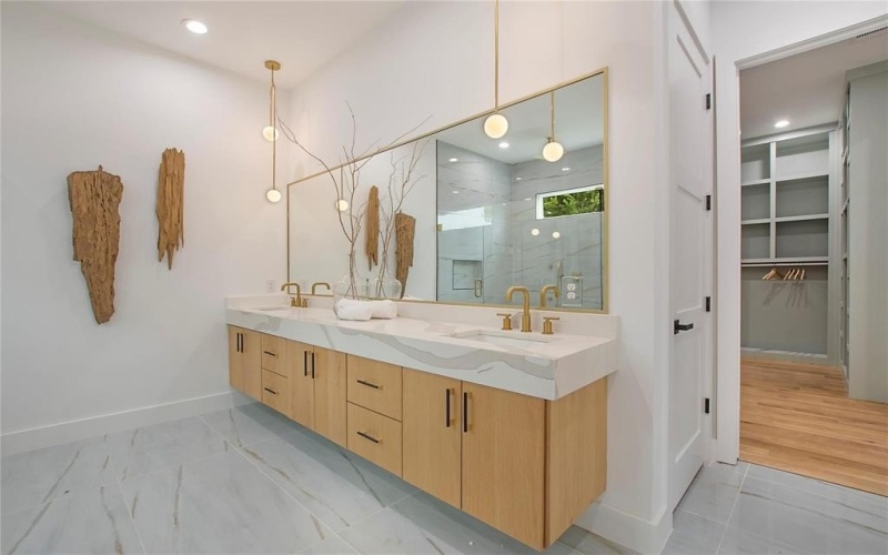 3742 Almazan Drive, Dallas, TX 75220, 4 Habitaciones Habitaciones , ,5 BañosBaños,Residential,En Venta,3742 Almazan Drive,20951778