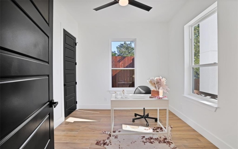 1411 Toronto Street, Dallas, TX 75212, 5 Bedrooms Bedrooms, ,3 BathroomsBathrooms,Residential,For Sale,1411 Toronto Street,20951830