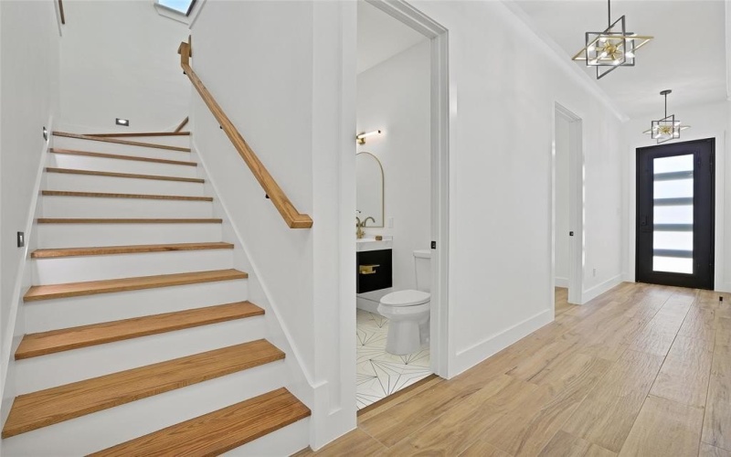 1411 Toronto Street, Dallas, TX 75212, 5 Bedrooms Bedrooms, ,3 BathroomsBathrooms,Residential,For Sale,1411 Toronto Street,20951830