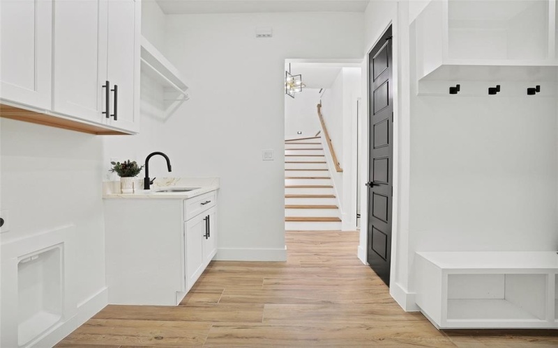 1411 Toronto Street, Dallas, TX 75212, 5 Bedrooms Bedrooms, ,3 BathroomsBathrooms,Residential,For Sale,1411 Toronto Street,20951830