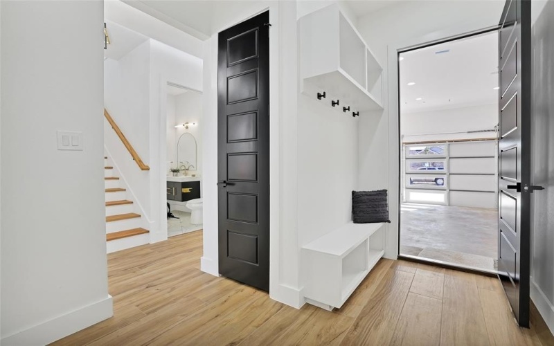 1411 Toronto Street, Dallas, TX 75212, 5 Bedrooms Bedrooms, ,3 BathroomsBathrooms,Residential,For Sale,1411 Toronto Street,20951830
