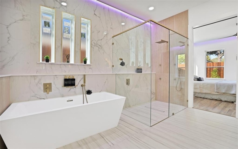 1411 Toronto Street, Dallas, TX 75212, 5 Bedrooms Bedrooms, ,3 BathroomsBathrooms,Residential,For Sale,1411 Toronto Street,20951830