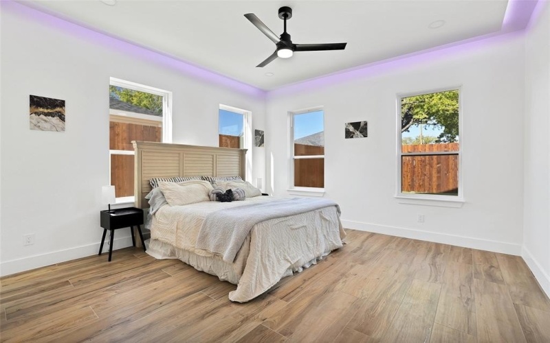 1411 Toronto Street, Dallas, TX 75212, 5 Bedrooms Bedrooms, ,3 BathroomsBathrooms,Residential,For Sale,1411 Toronto Street,20951830